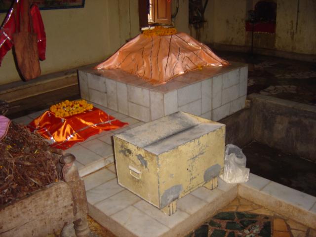 ヒンドゥ教寺院のお墓